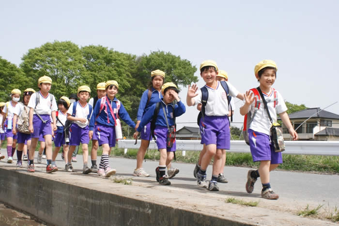 みんなでがんばって歩いたよ!（上三川小学校全校遠足）