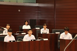 中学生模擬議会