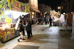 初市(ダルマ市) 初市(ダルマ市)