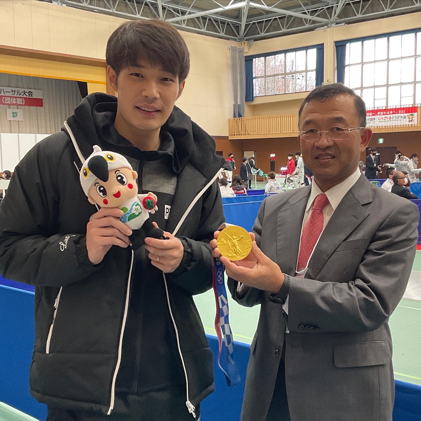 山田選手と町長1 山田選手と町長1