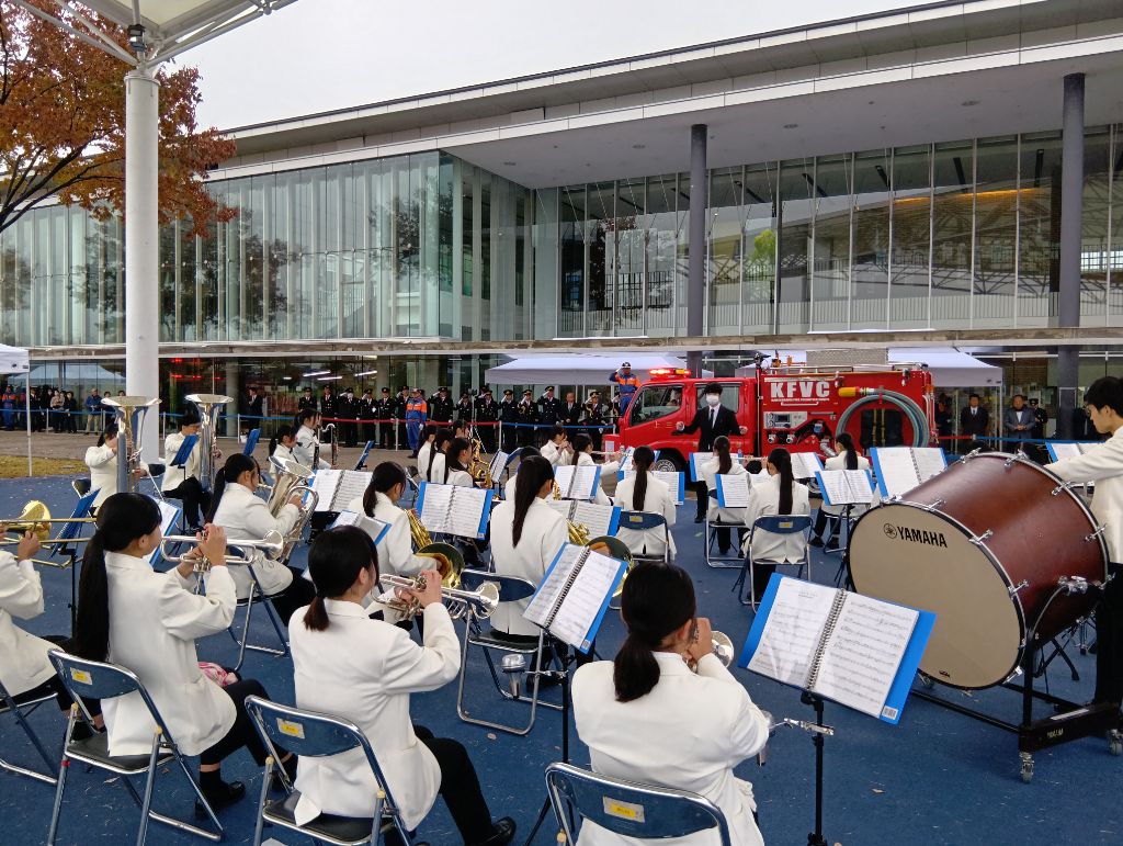 32.宇南高吹奏楽部(分列行進) 32.宇南高吹奏楽部(分列行進)