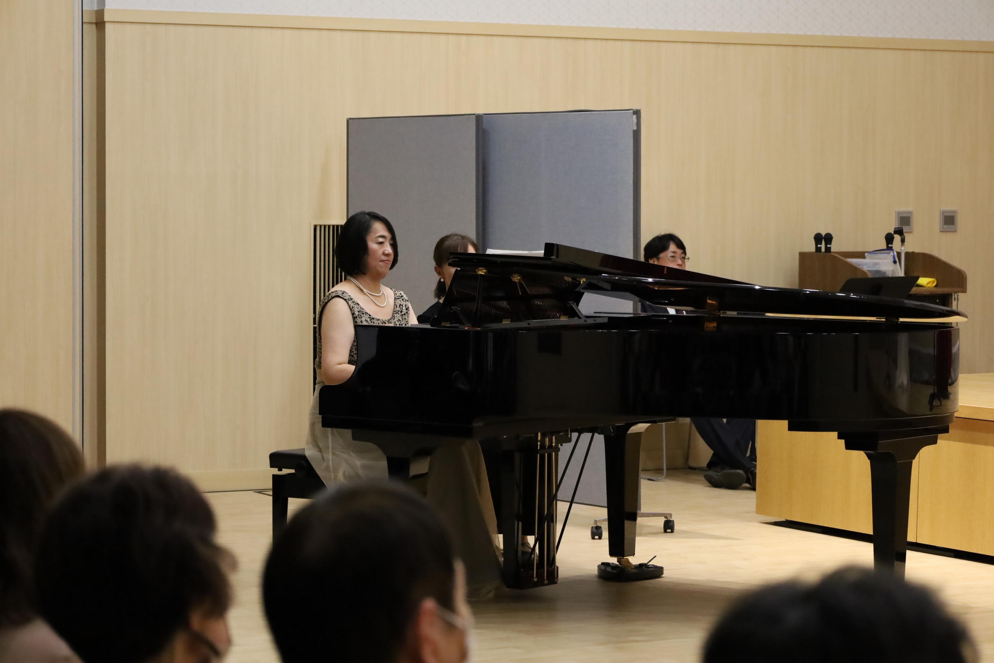 ピアノ 林朋子さん